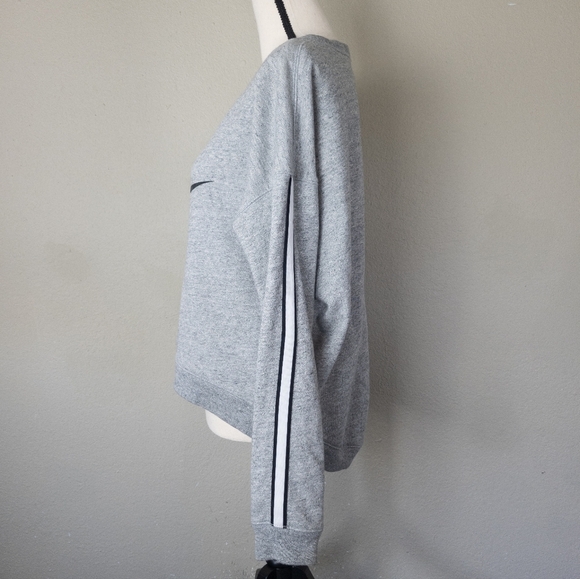 Nike Scoop Neck Sweatshirt - Picture 4 of 7
